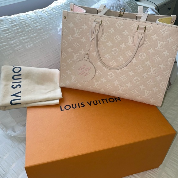 Louis Vuitton OntheGo MM - Picture 11 of 11